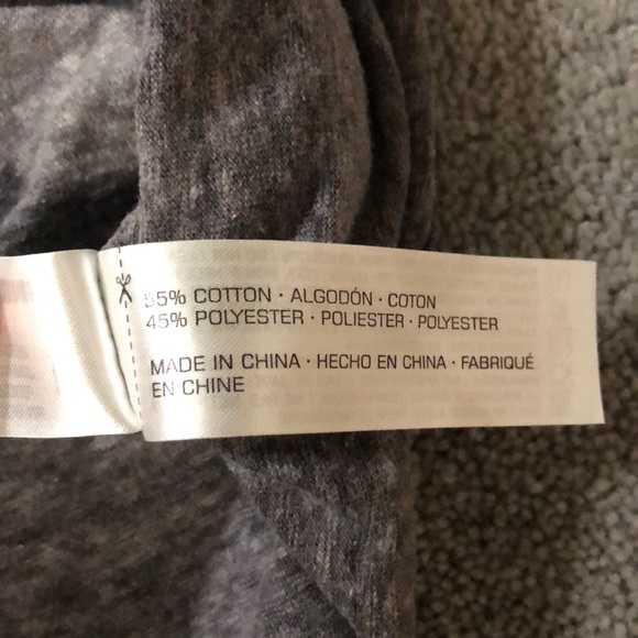 Gray top - Picture 4 of 4